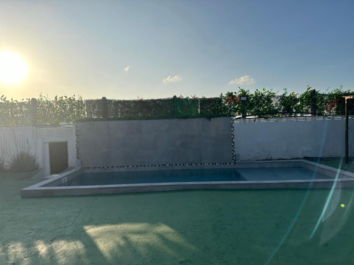 Hostal Valtisya Pool And Airport Telde Exterior foto