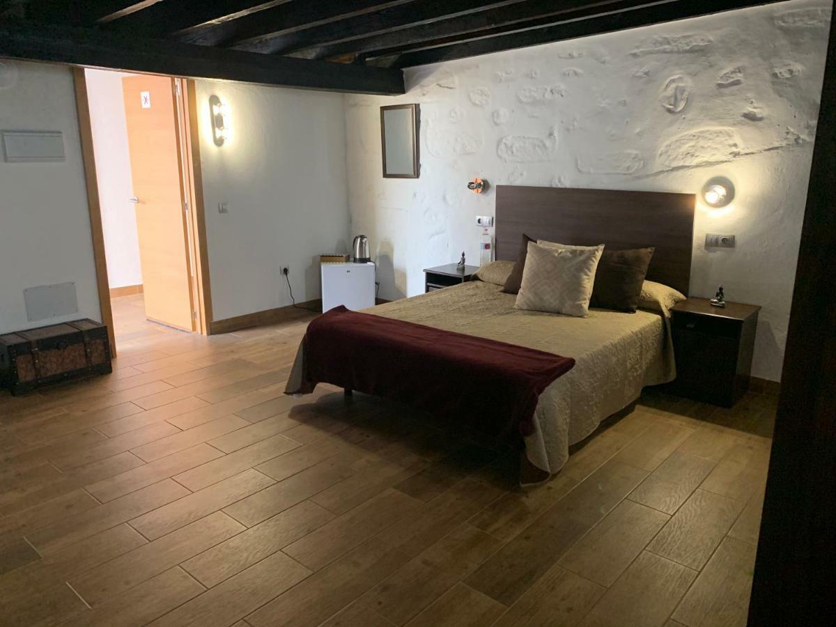 Hostal Valtisya Pool And Airport Telde Exterior foto